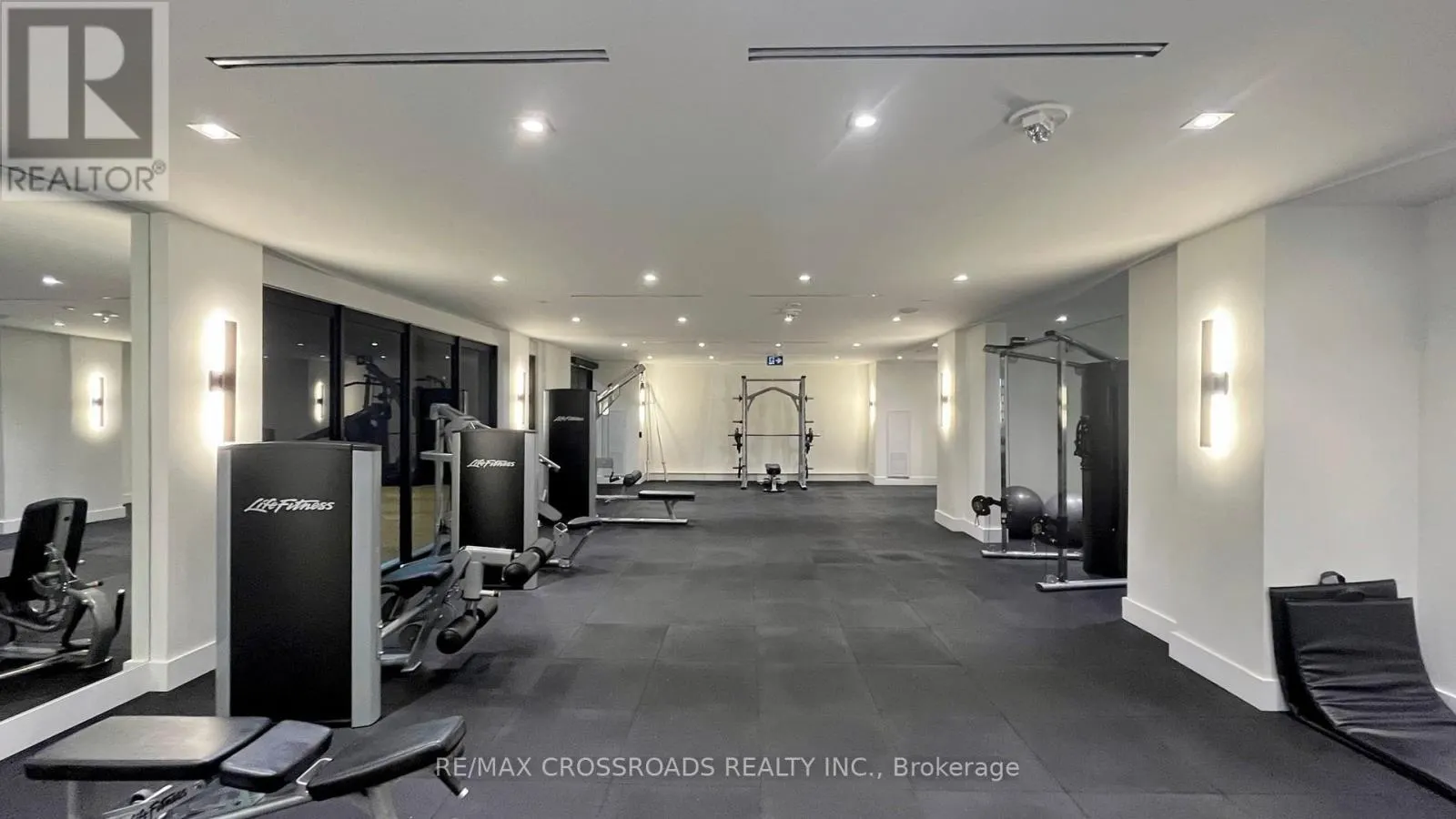 319E - 8868 YONGE STREET