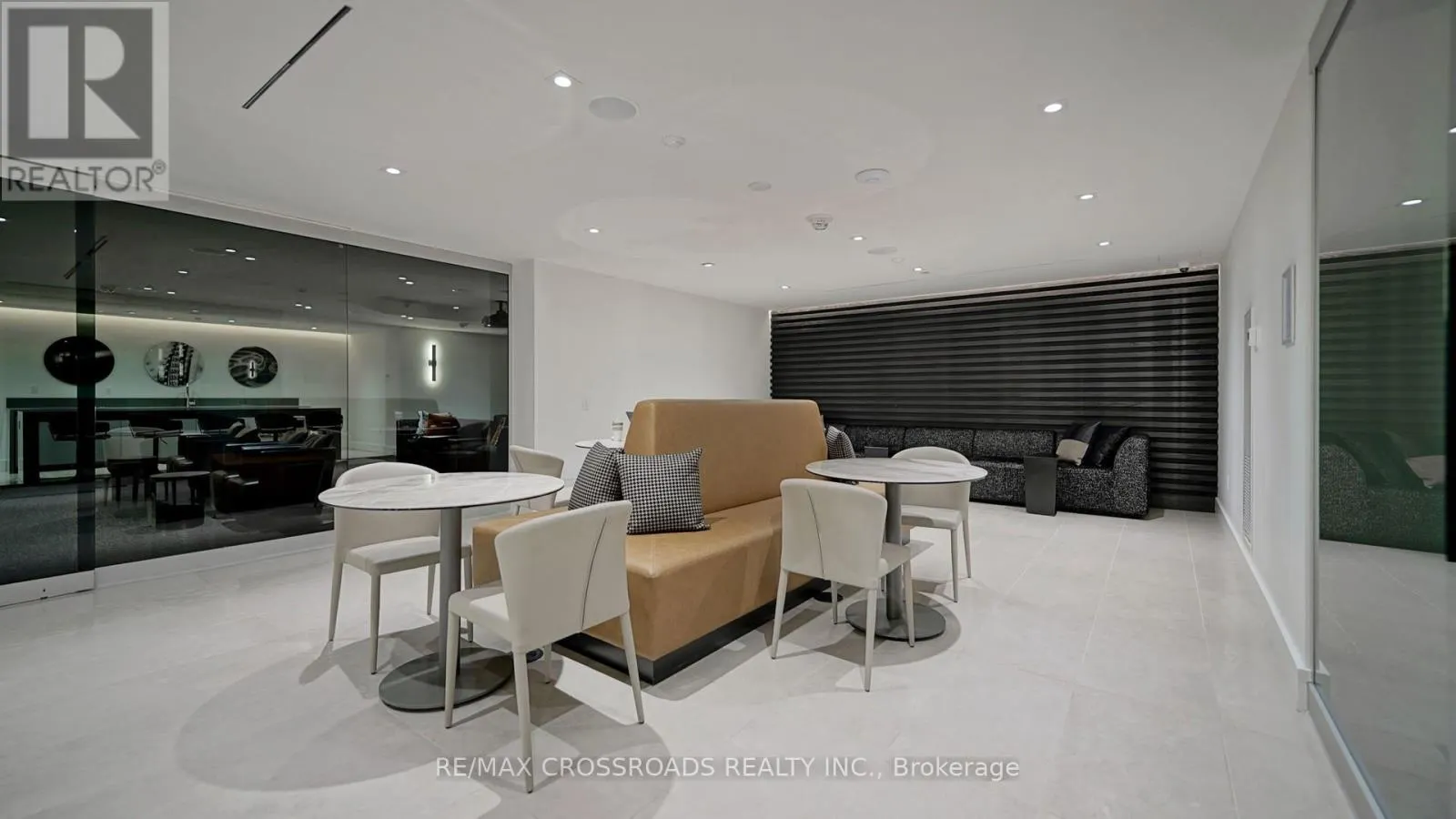 319E - 8868 YONGE STREET