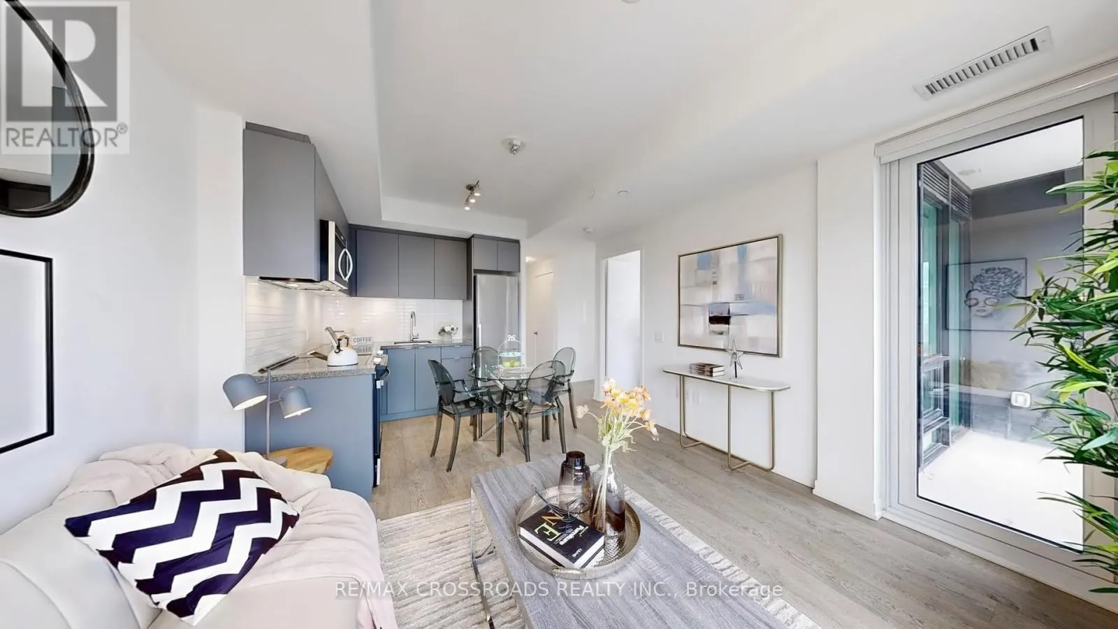 319E - 8868 YONGE STREET