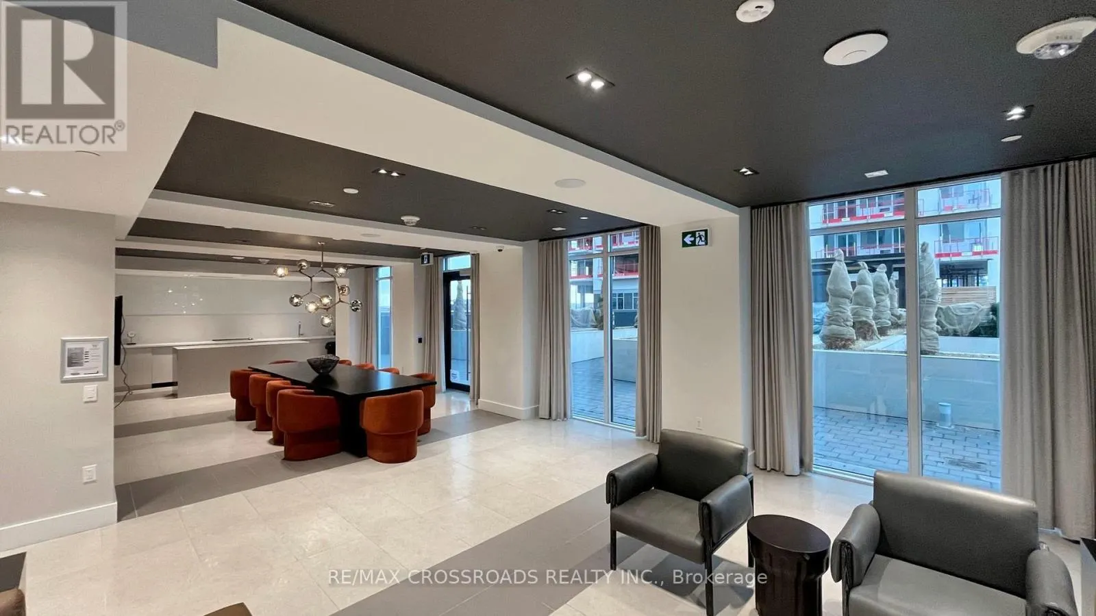 319E - 8868 YONGE STREET