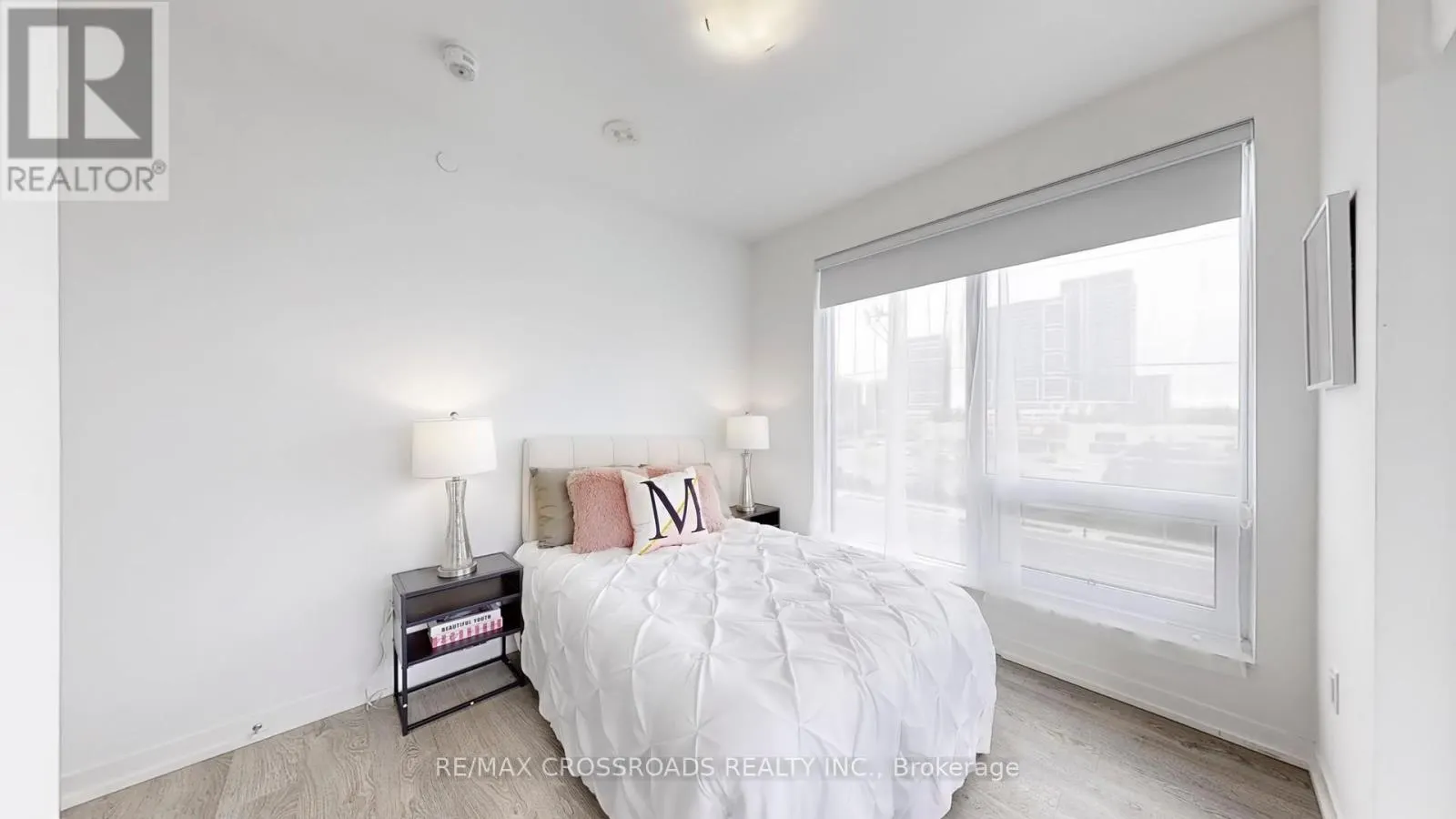 319E - 8868 YONGE STREET