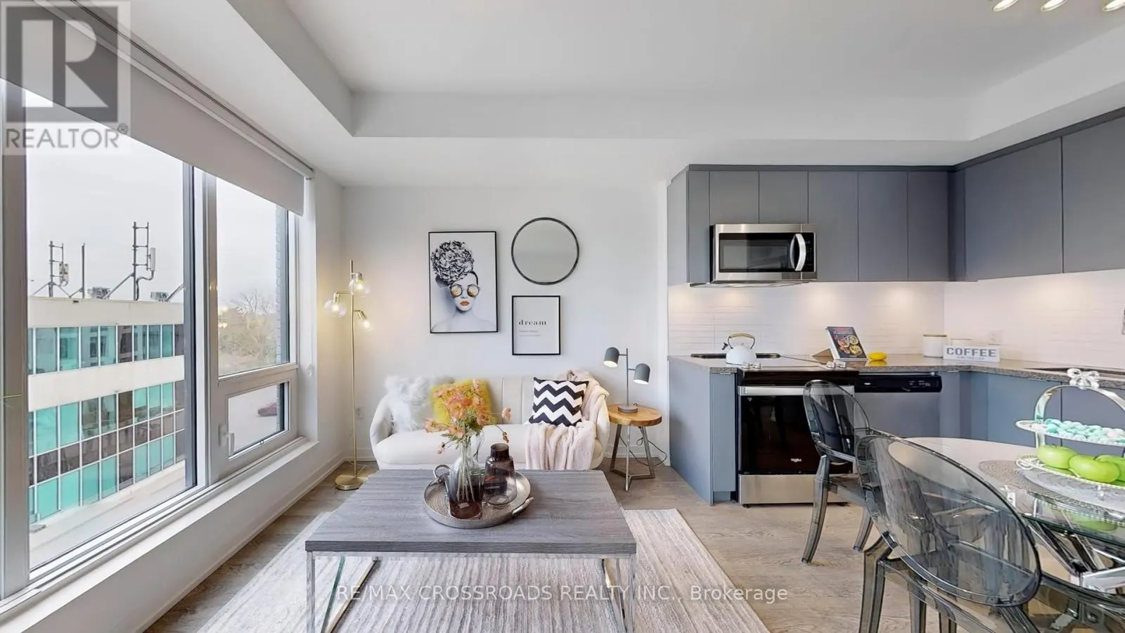 319E - 8868 YONGE STREET