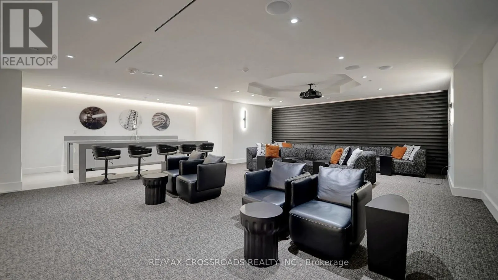 319E - 8868 YONGE STREET