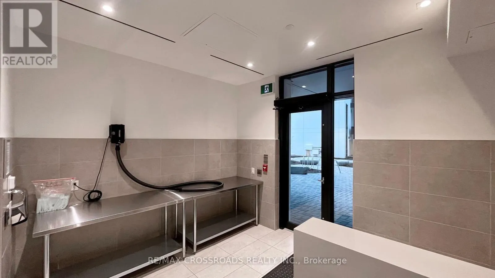 319E - 8868 YONGE STREET