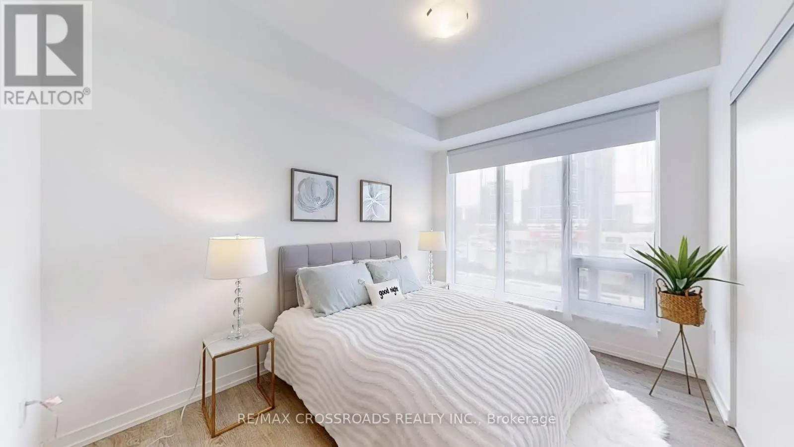 319E - 8868 YONGE STREET