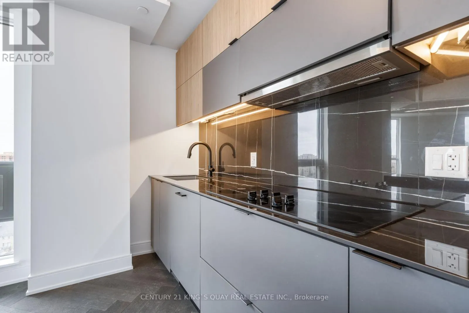 1104 - 8888 YONGE STREET
