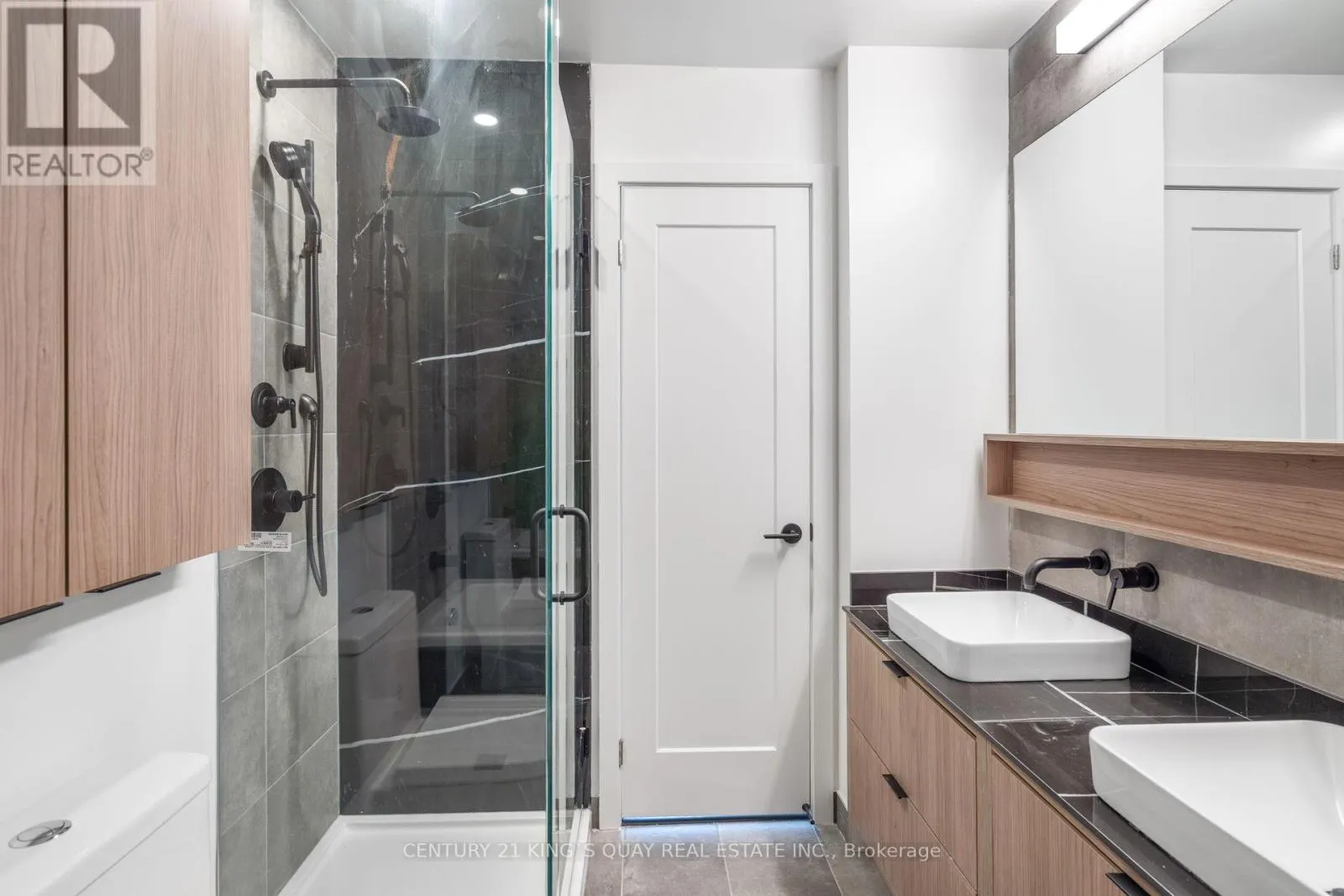 1104 - 8888 YONGE STREET