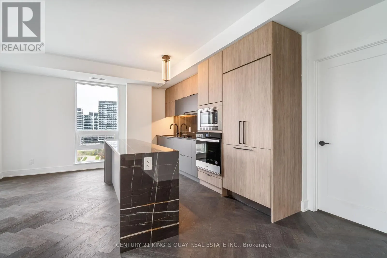 1104 - 8888 YONGE STREET
