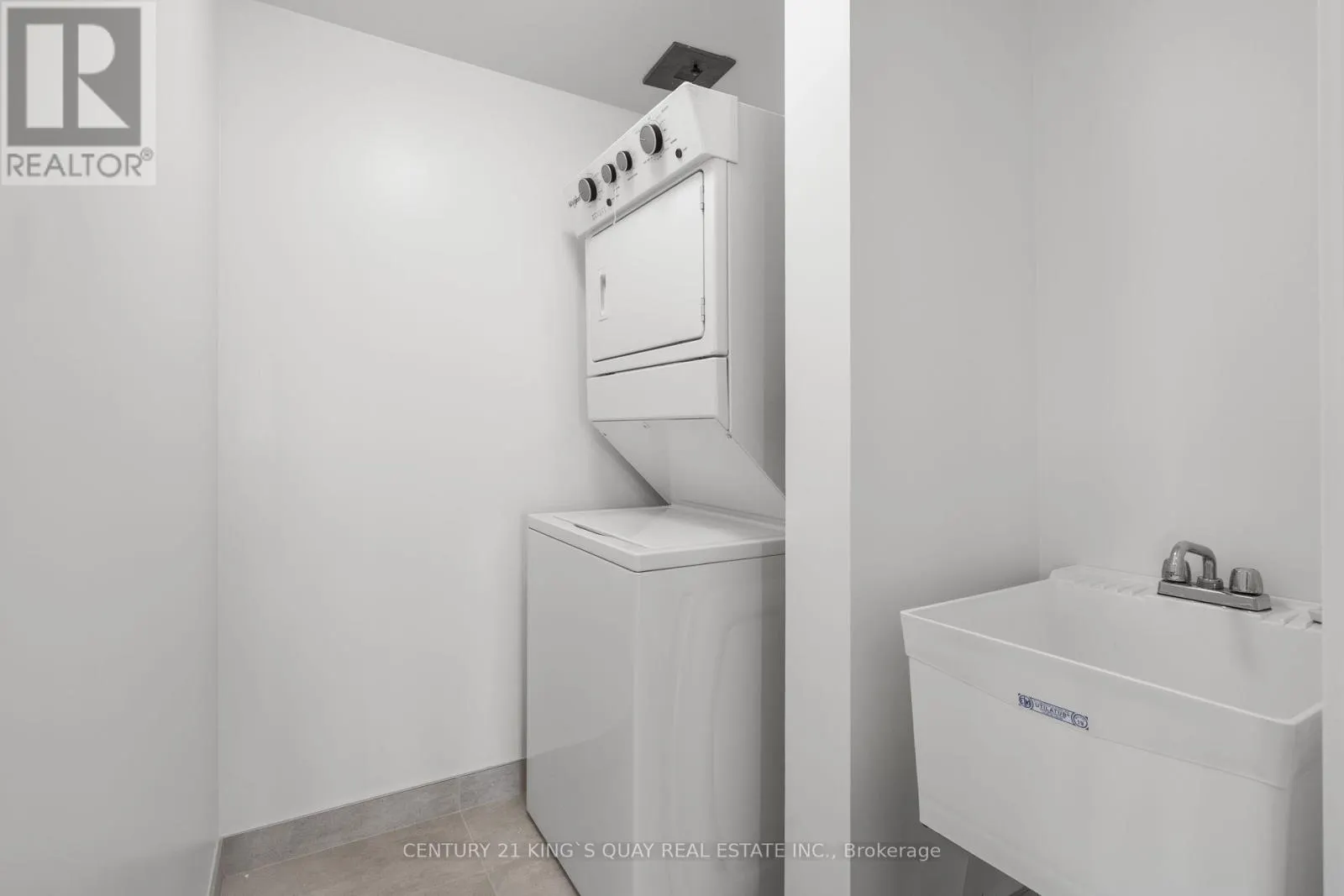 1104 - 8888 YONGE STREET