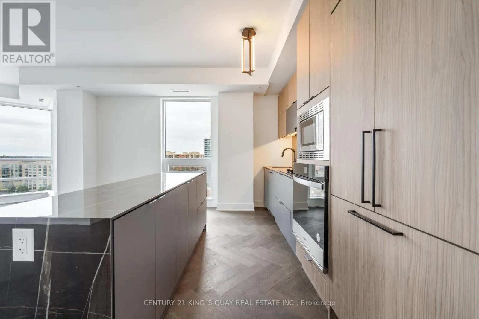 1104 - 8888 YONGE STREET