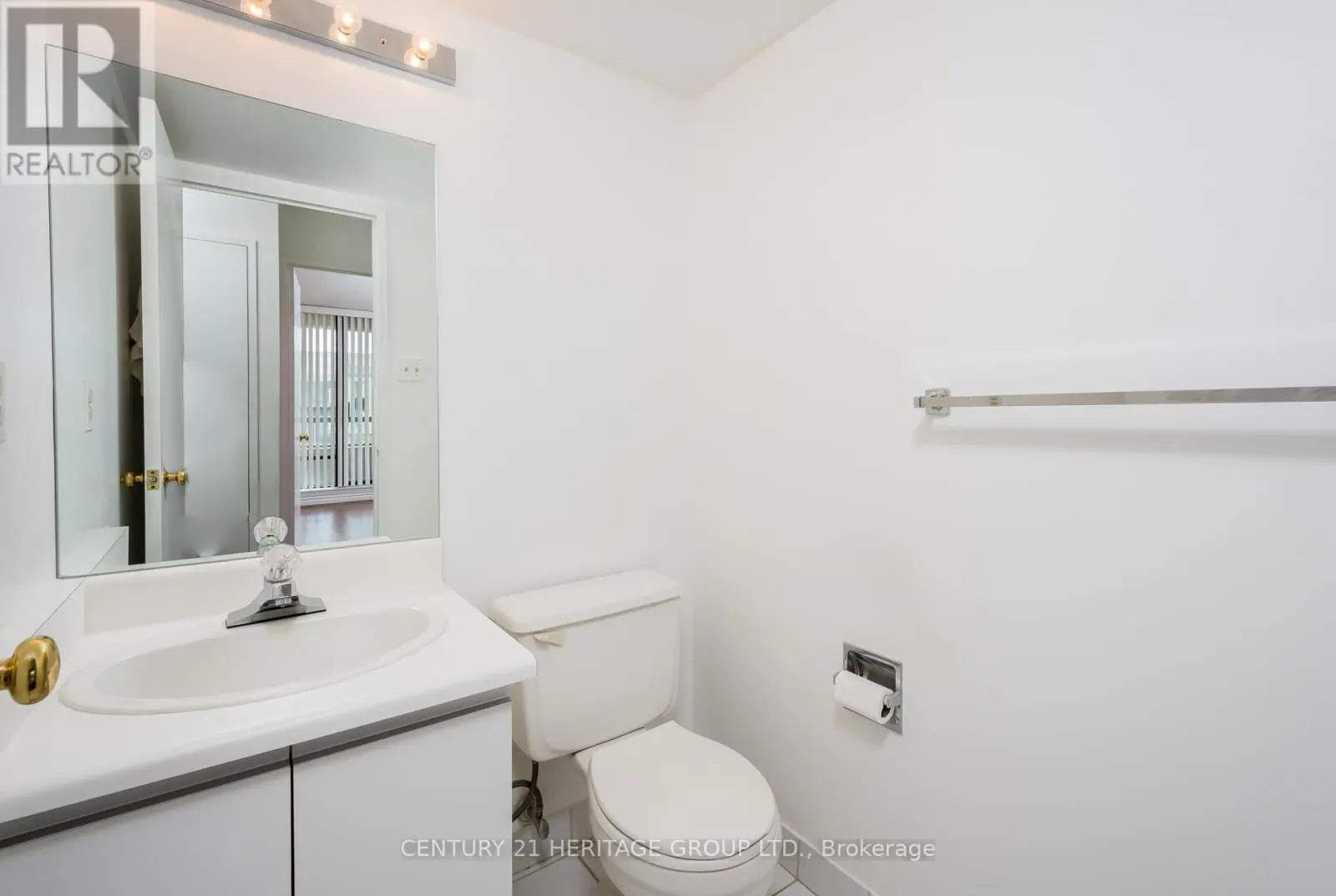 306 - 7420 BATHURST STREET S