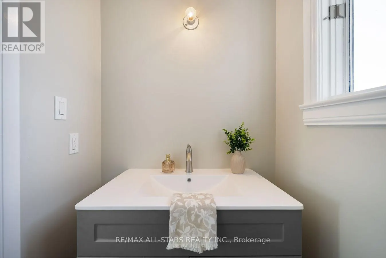 1705 BROCK CONCESSION 7