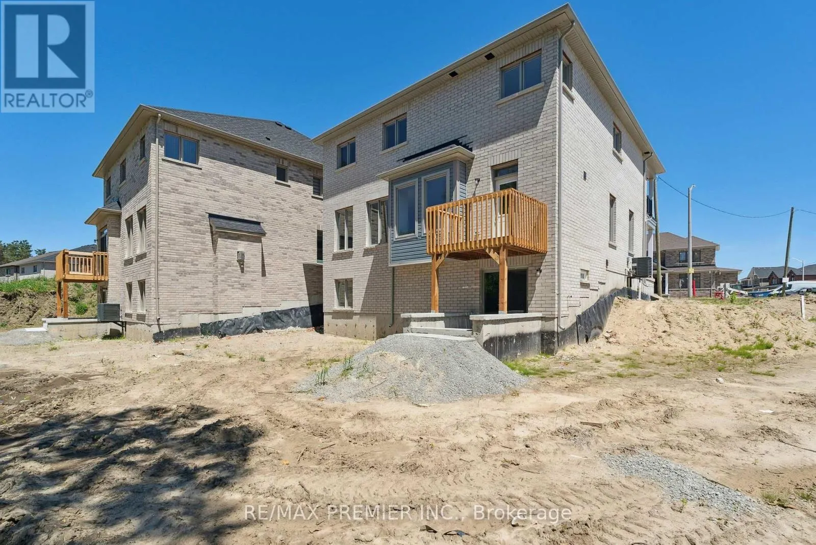 52 BAYCROFT BOULEVARD