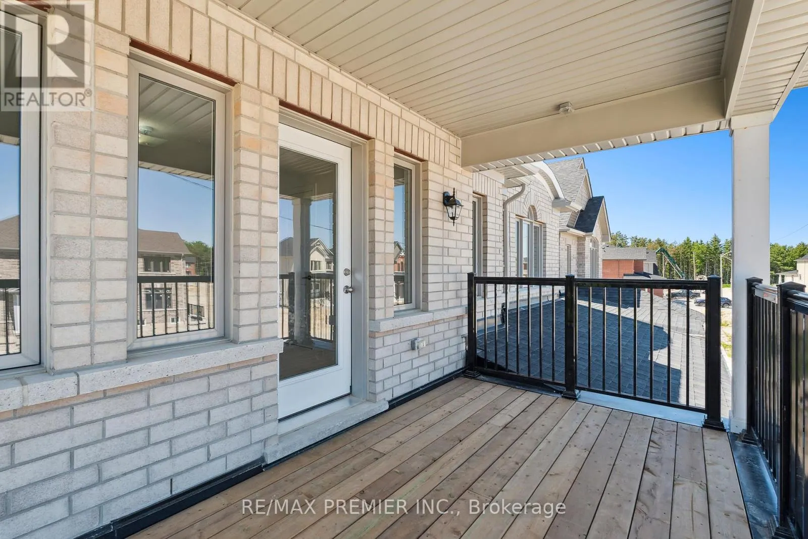 52 BAYCROFT BOULEVARD