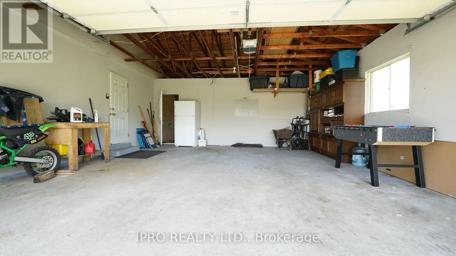 384 ZEPHYR ROAD