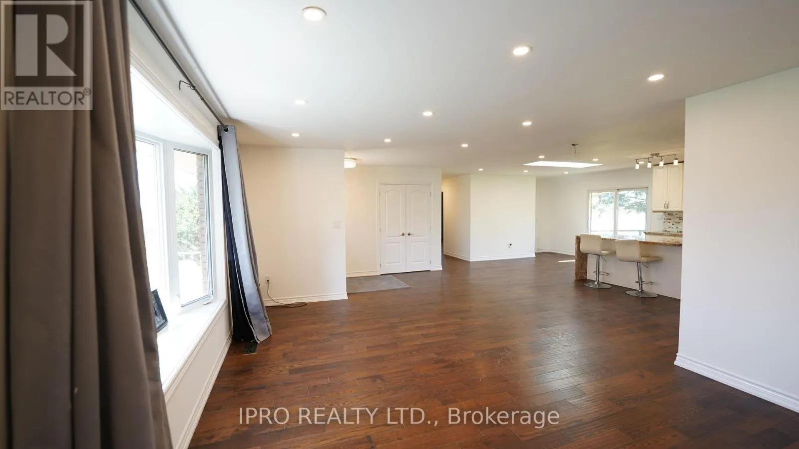 384 ZEPHYR ROAD
