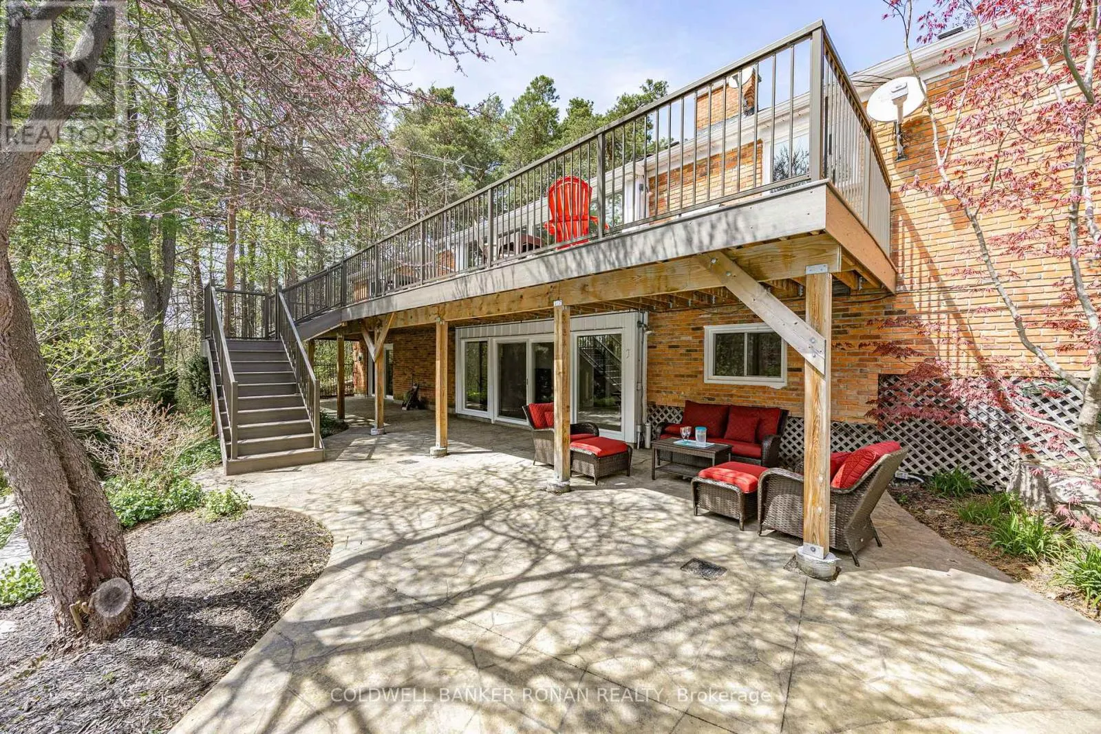 3 PYNE HILLS COURT