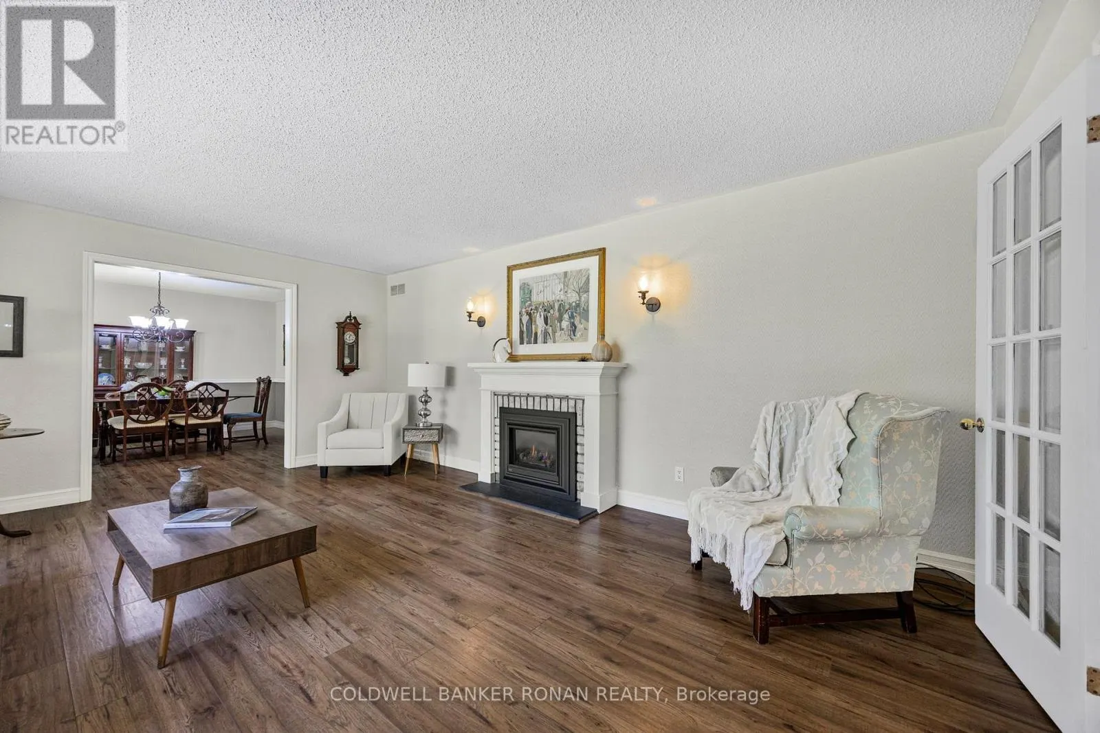 3 PYNE HILLS COURT
