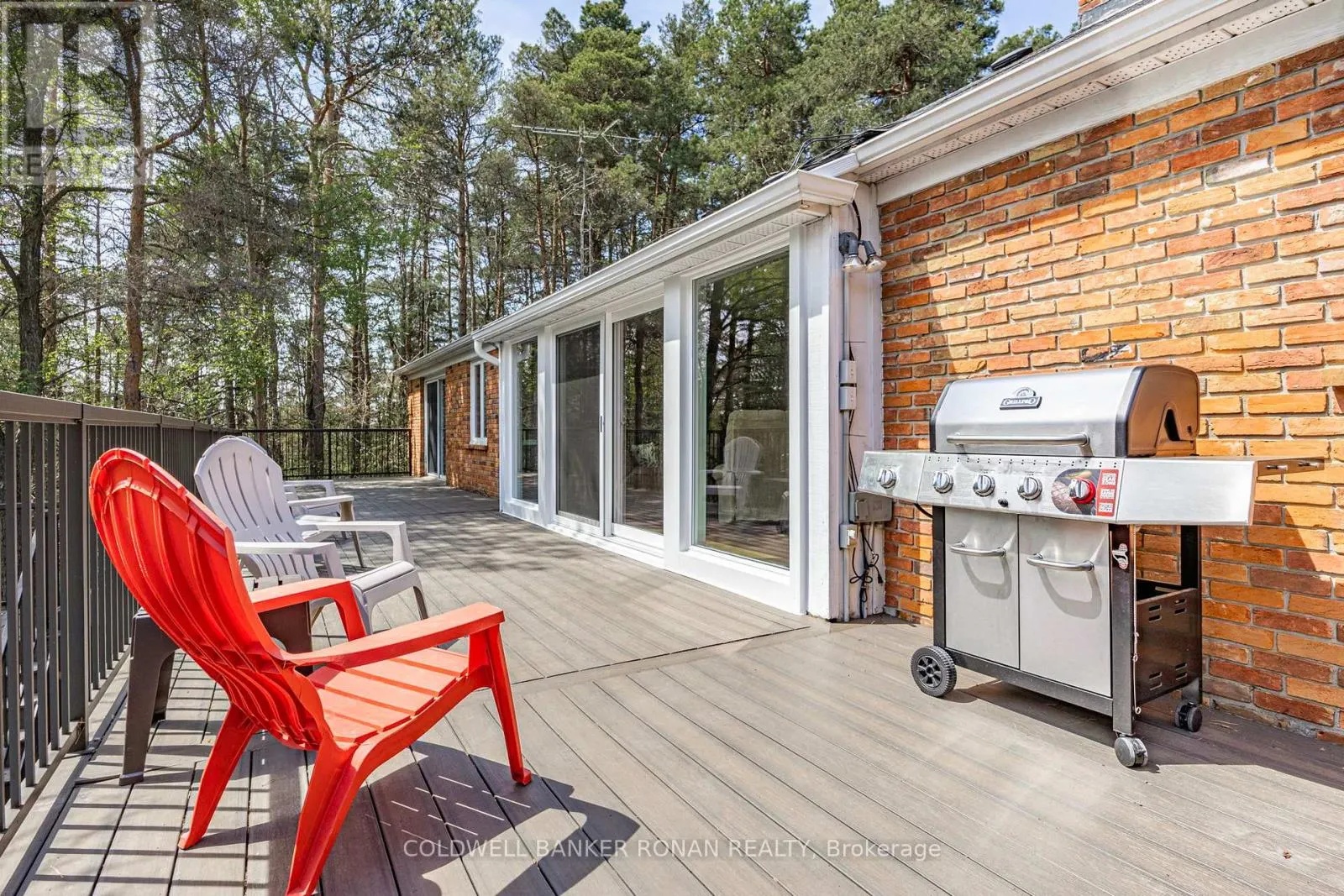 3 PYNE HILLS COURT