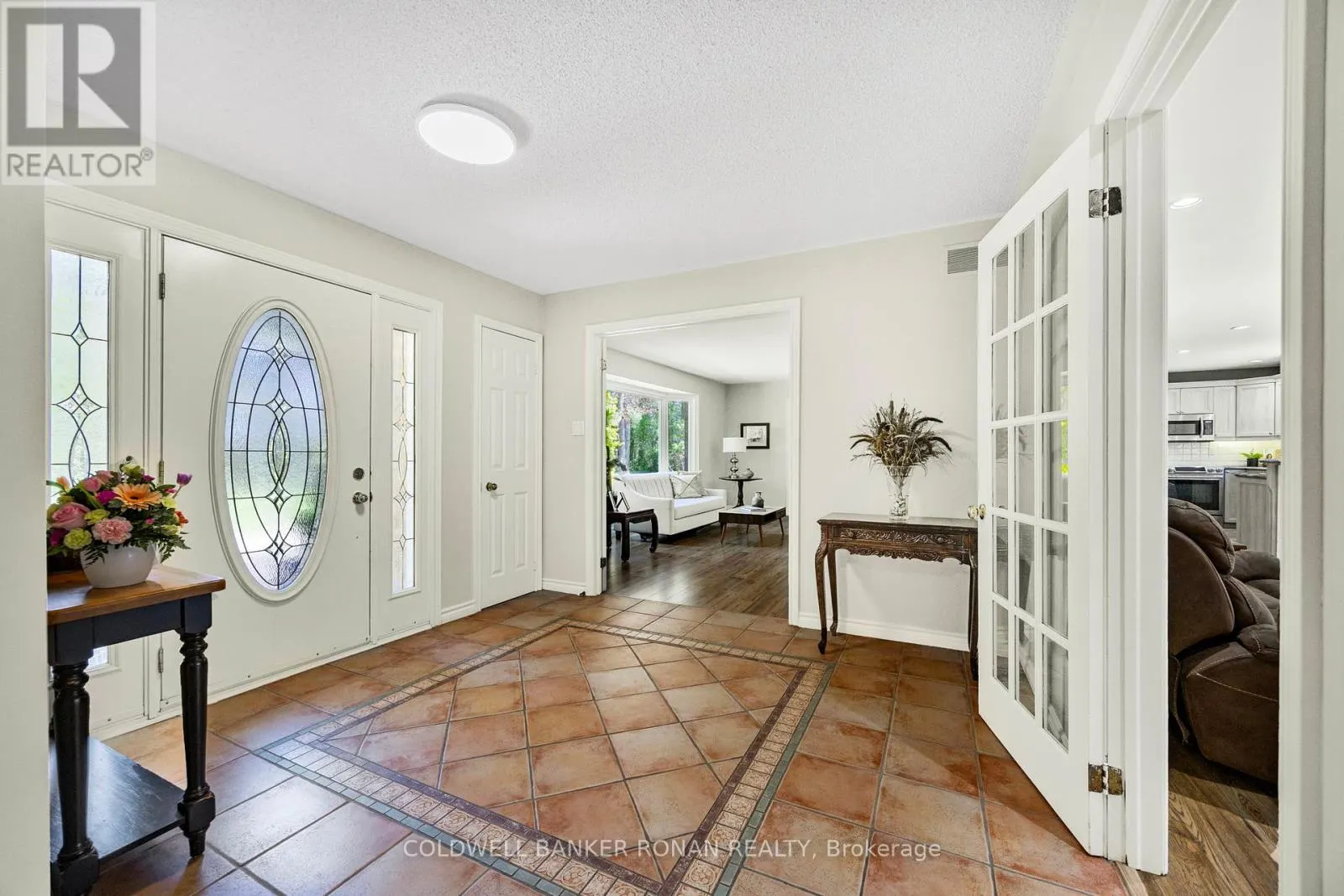 3 PYNE HILLS COURT