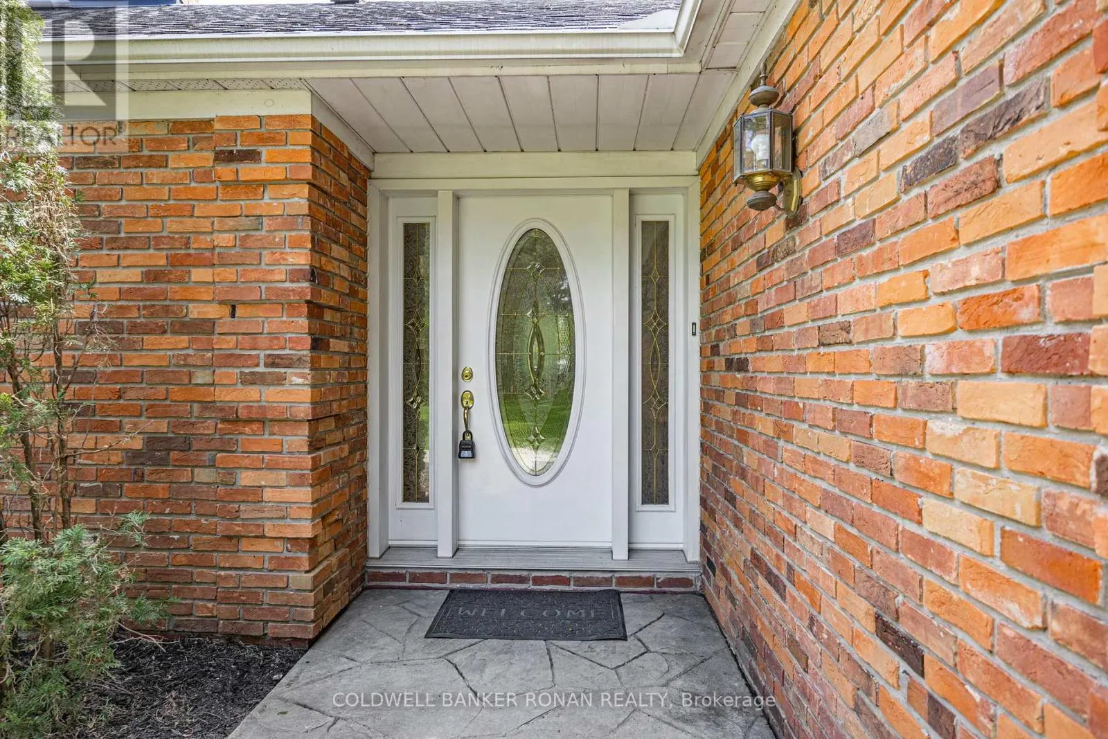 3 PYNE HILLS COURT