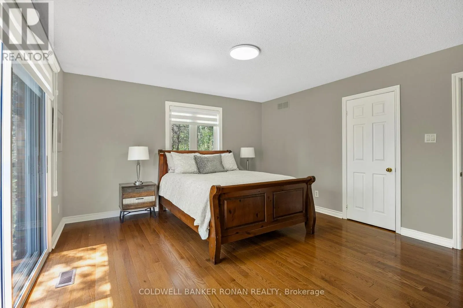 3 PYNE HILLS COURT