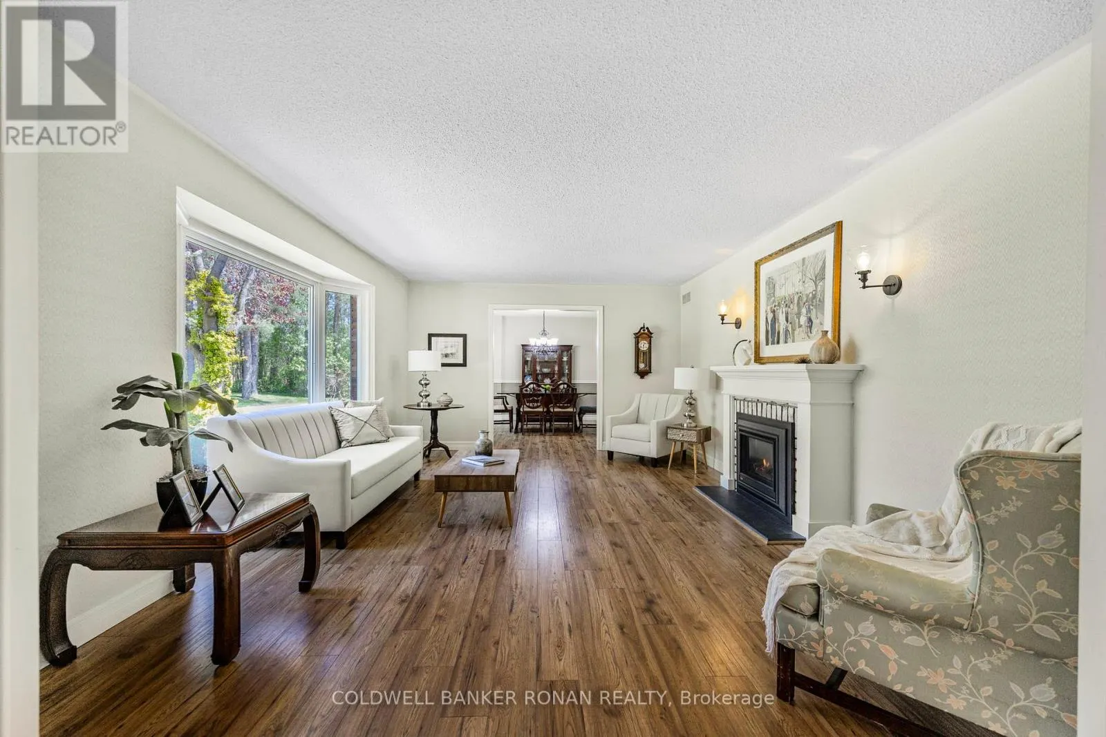 3 PYNE HILLS COURT