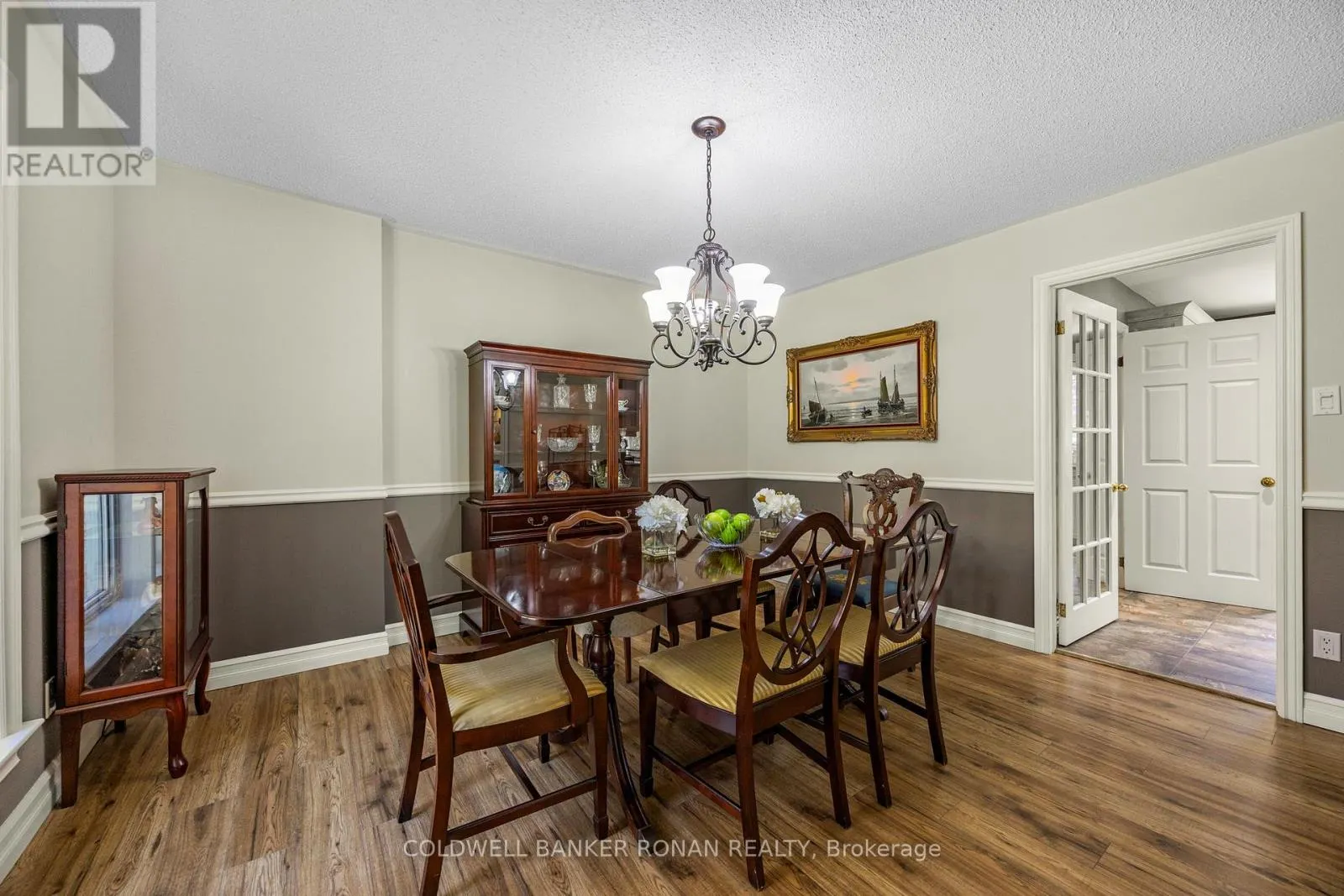 3 PYNE HILLS COURT