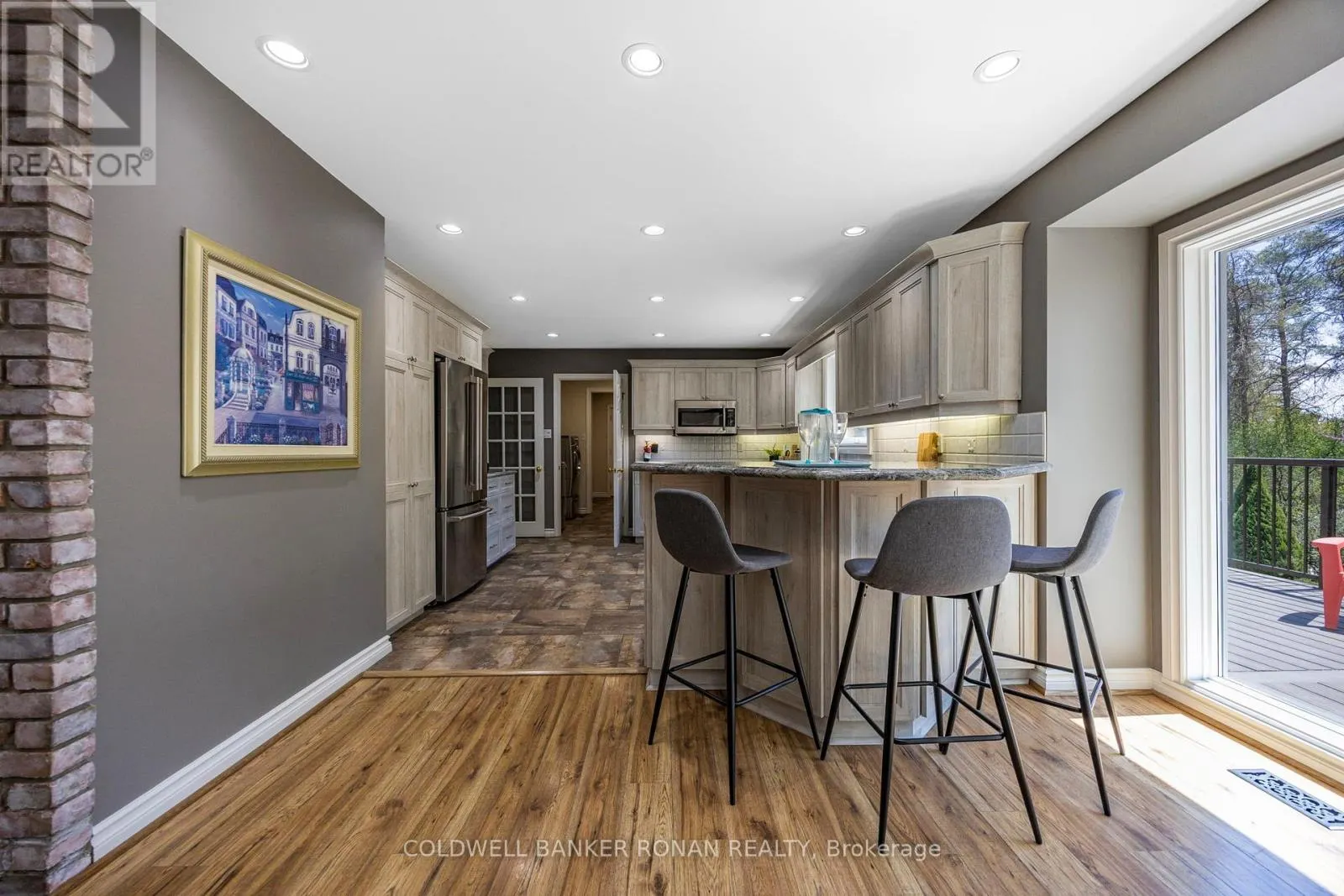 3 PYNE HILLS COURT