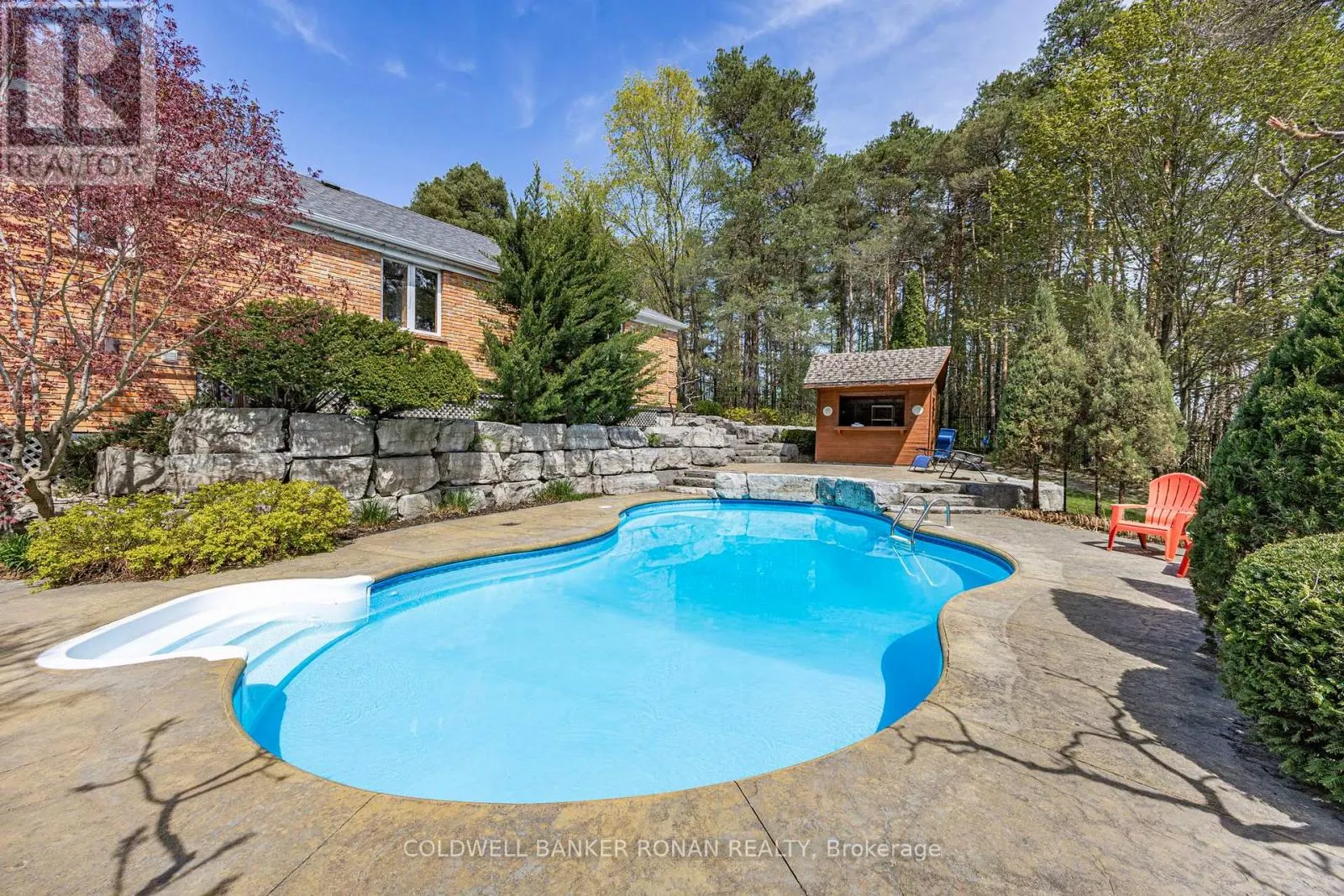 3 PYNE HILLS COURT