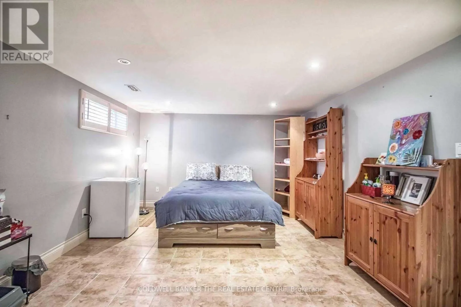 4 ORLON CRESCENT
