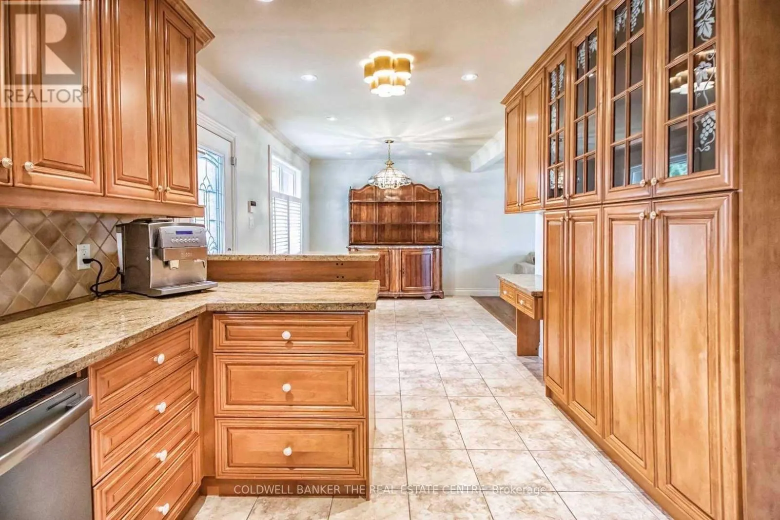 4 ORLON CRESCENT