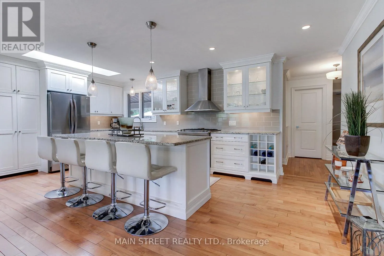 3839 FRONT STREET
