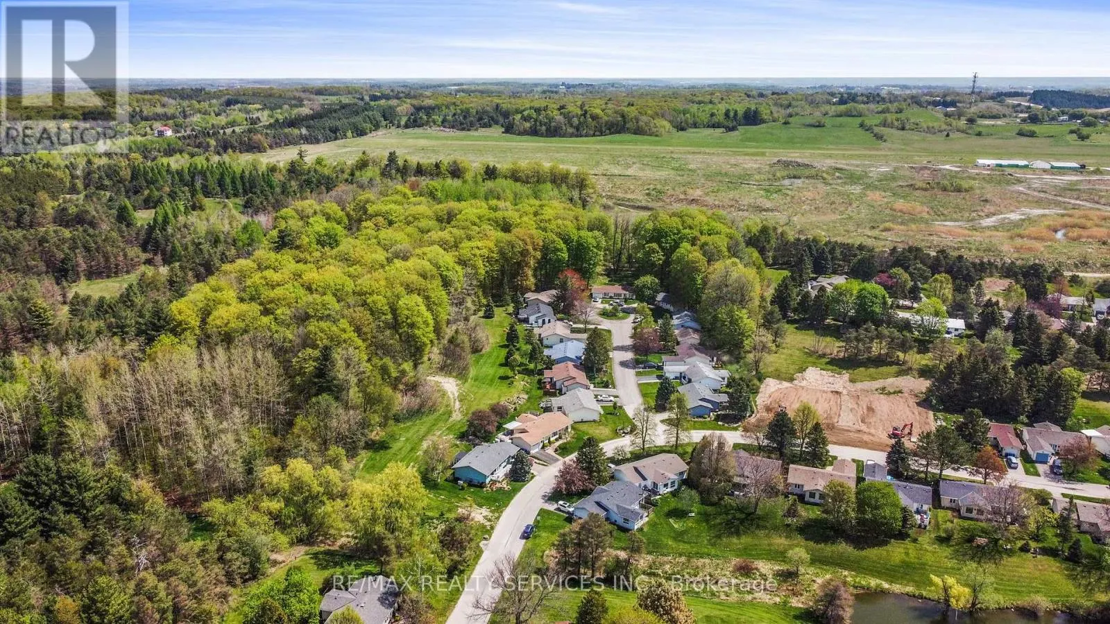 12 PINETREE COURT