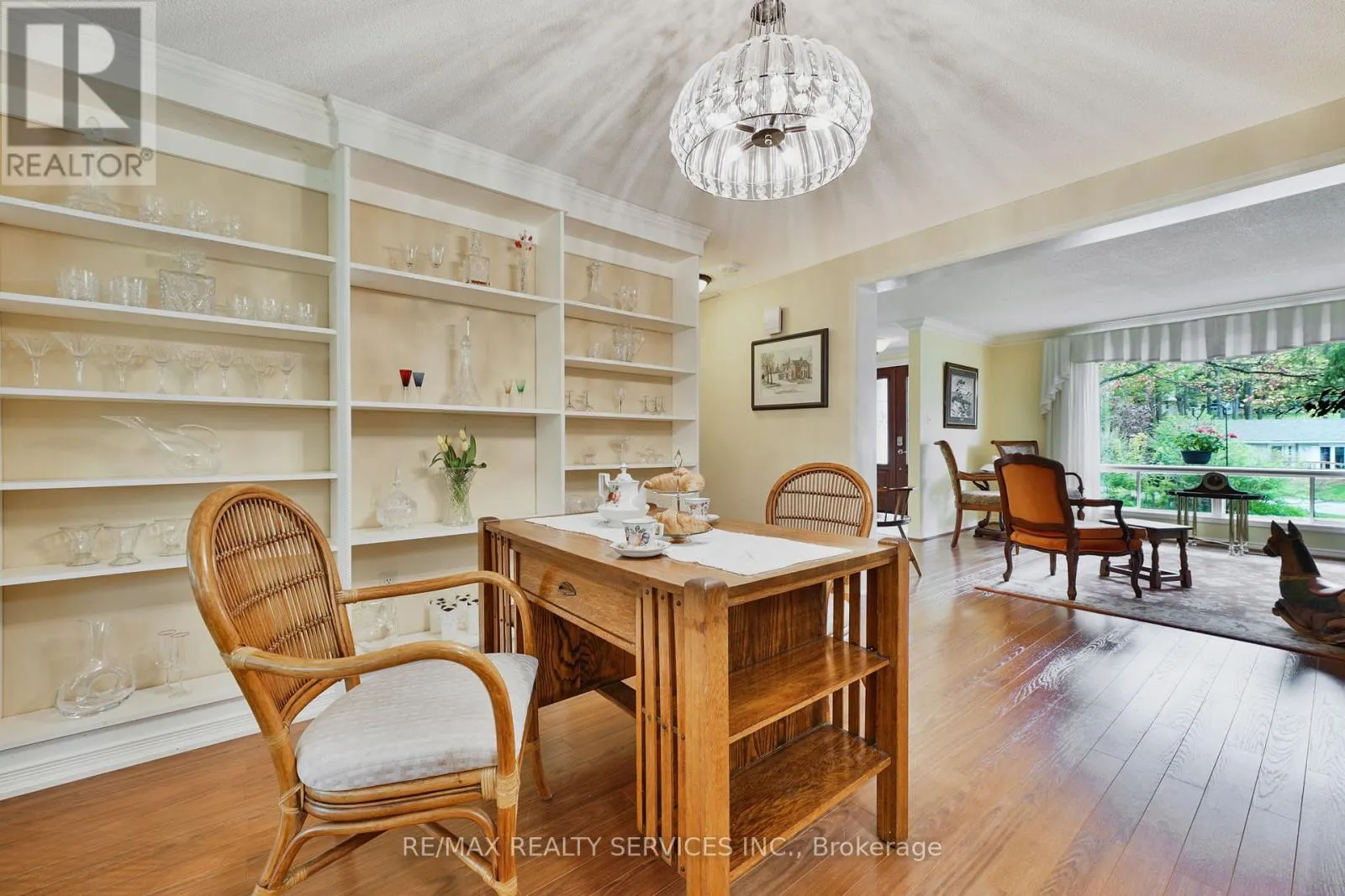 12 PINETREE COURT