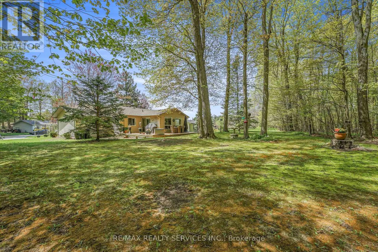 12 PINETREE COURT