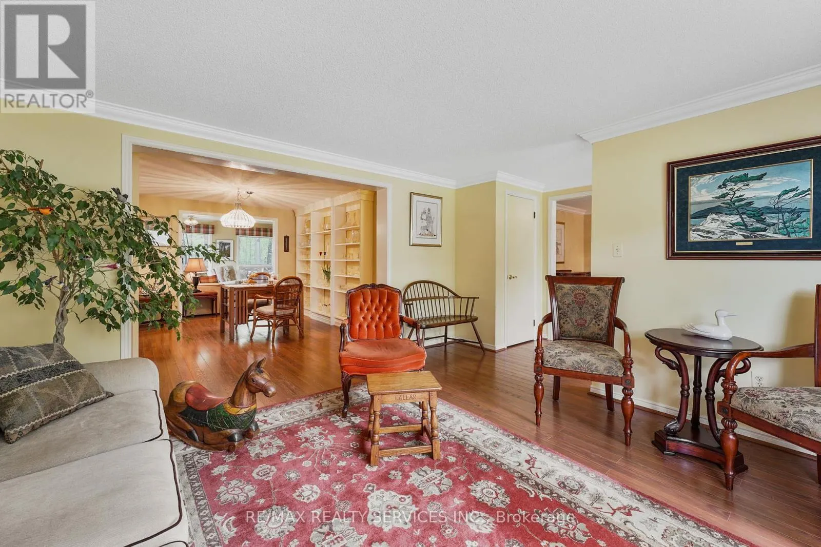 12 PINETREE COURT