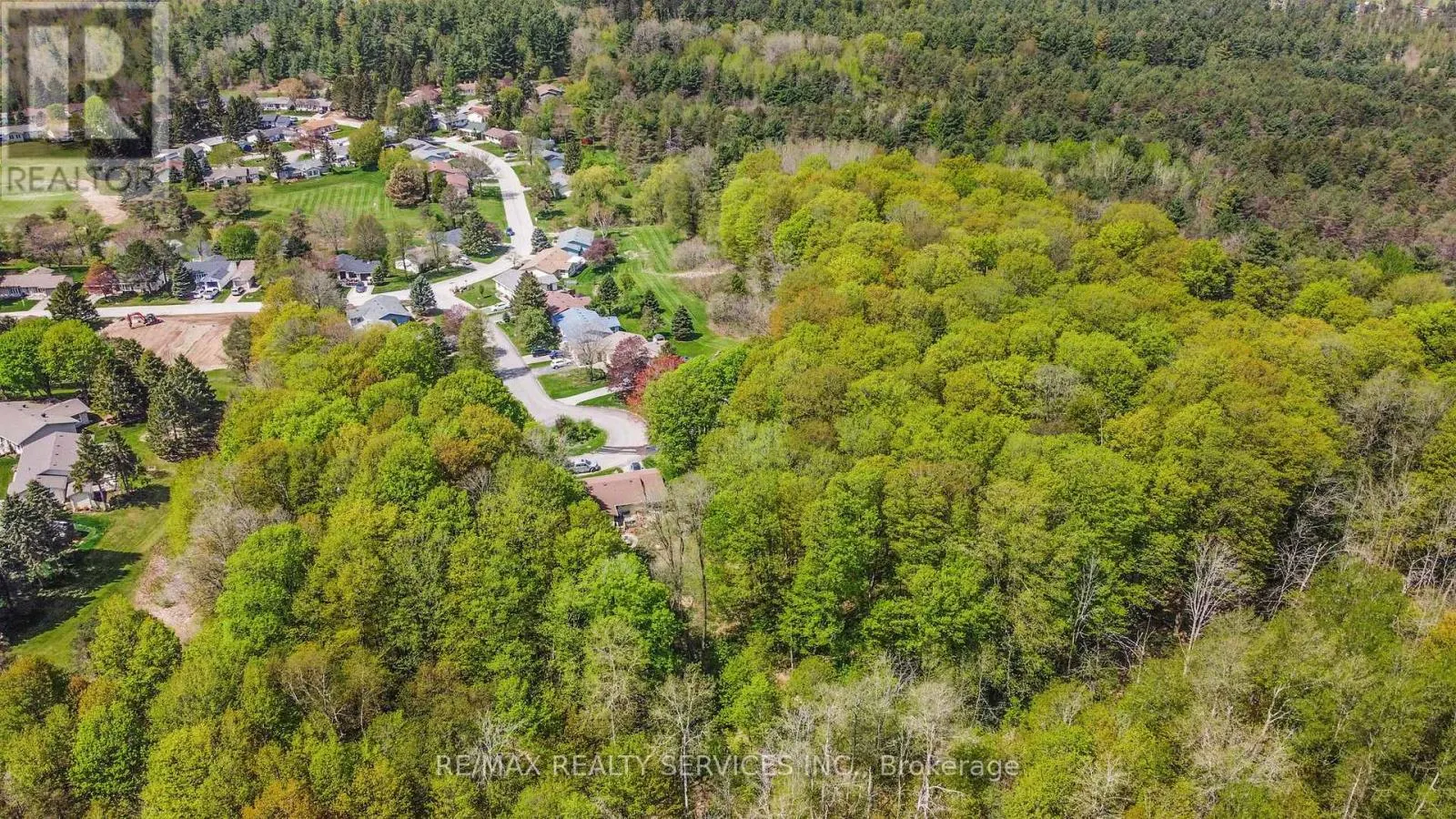 12 PINETREE COURT