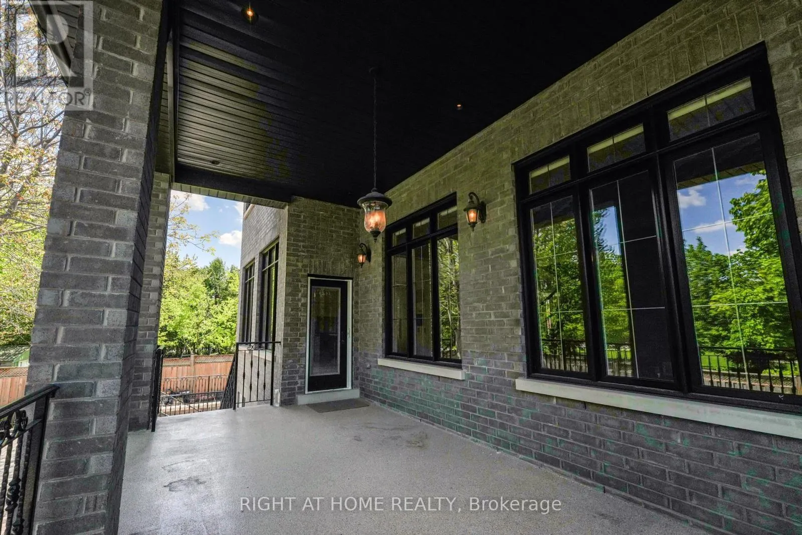 3 CLARIDGE DRIVE
