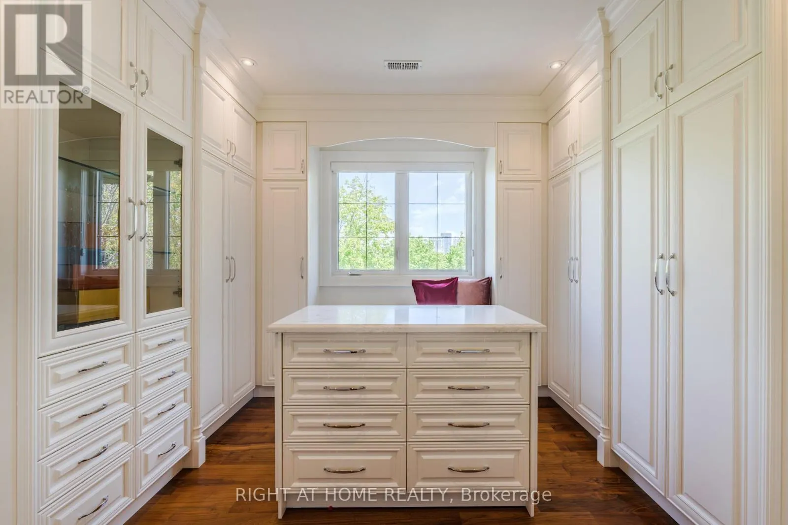 3 CLARIDGE DRIVE