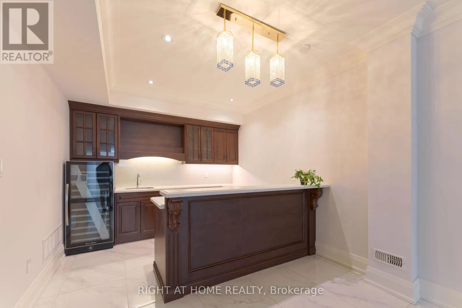 3 CLARIDGE DRIVE