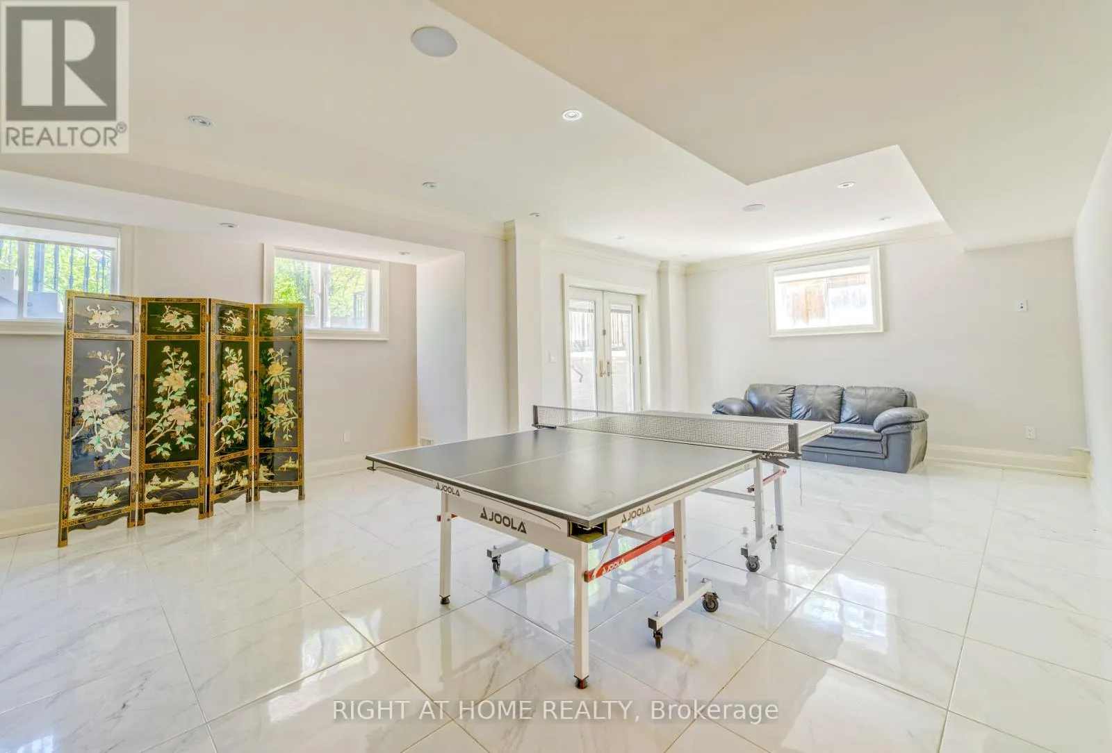 3 CLARIDGE DRIVE