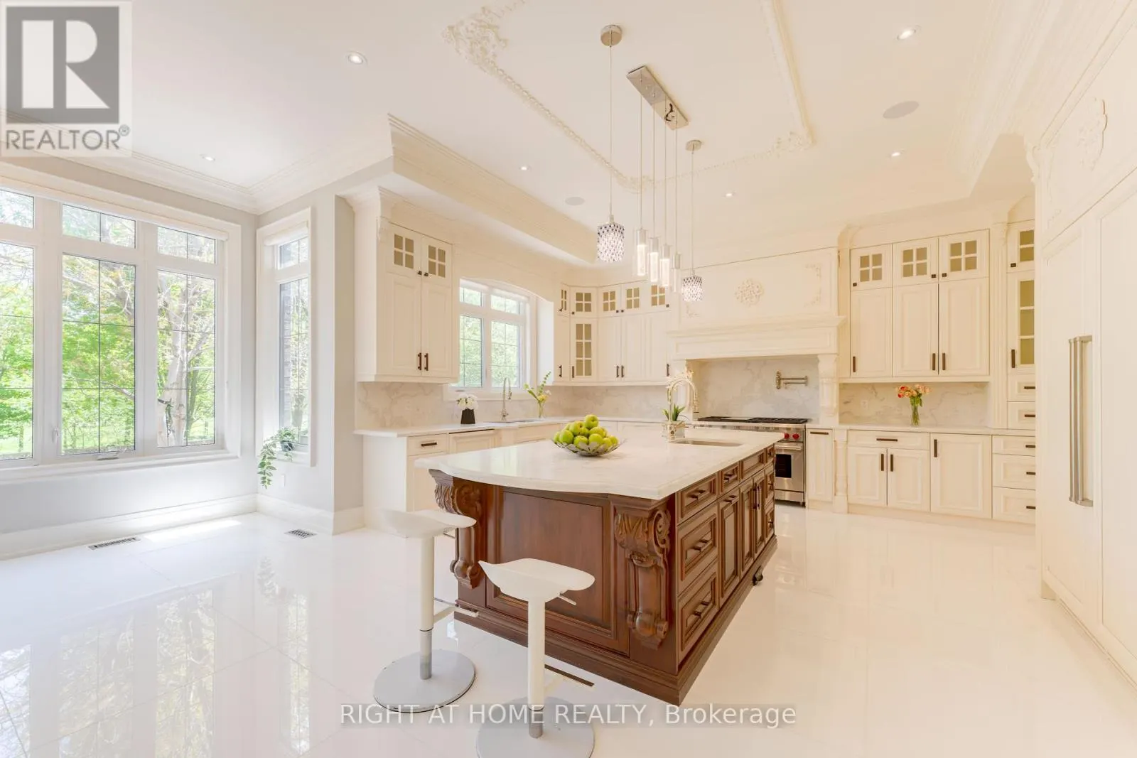 3 CLARIDGE DRIVE