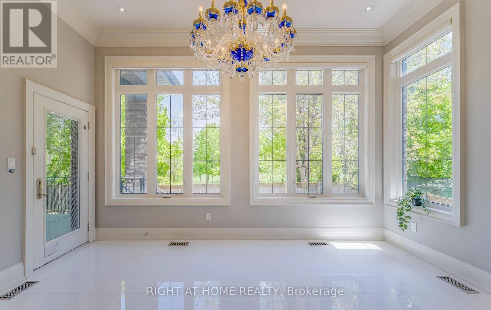 3 CLARIDGE DRIVE