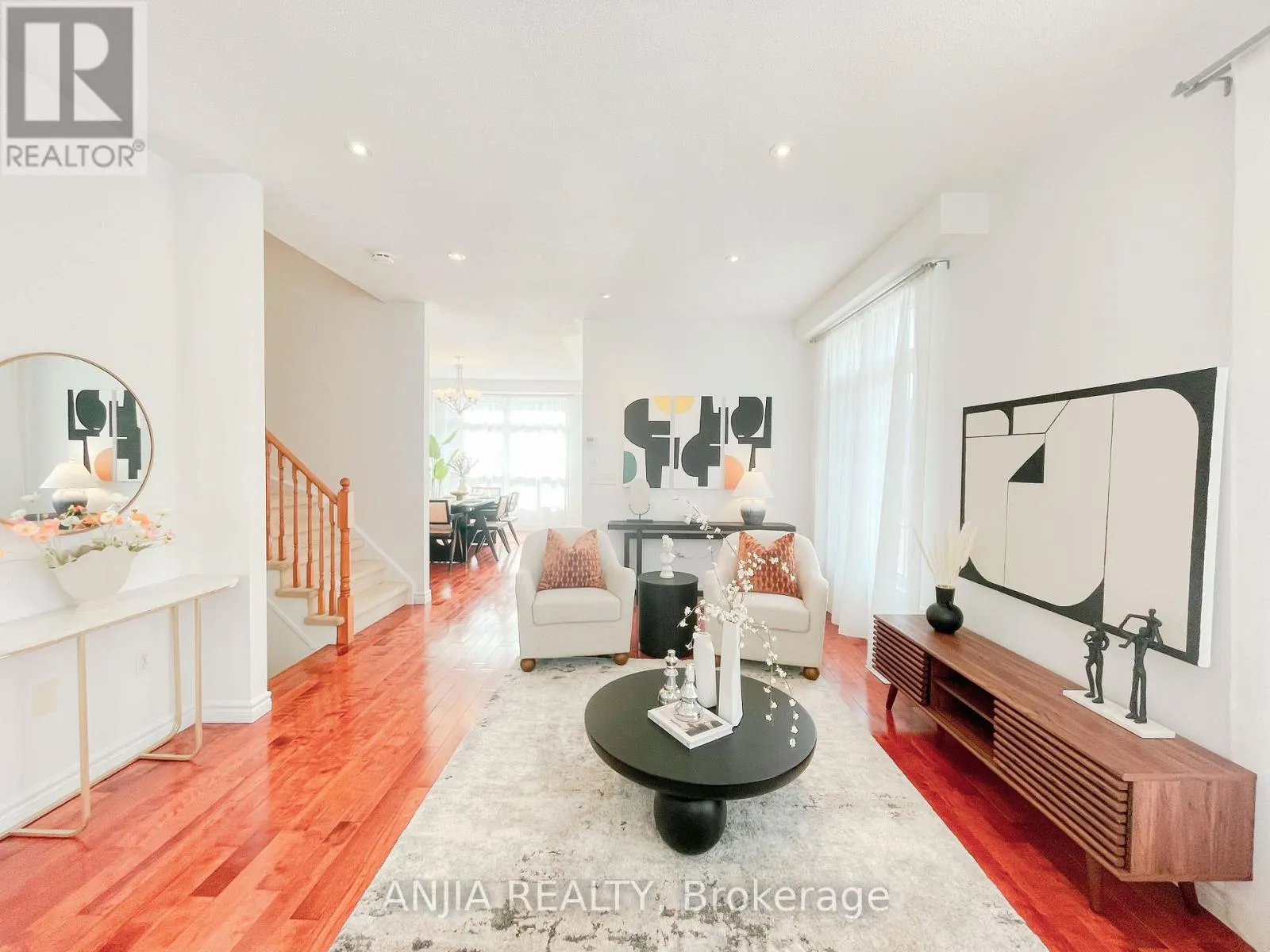 24 CRAWFORD STREET