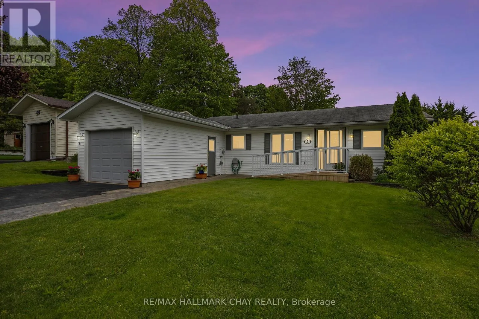 3 PINETREE COURT