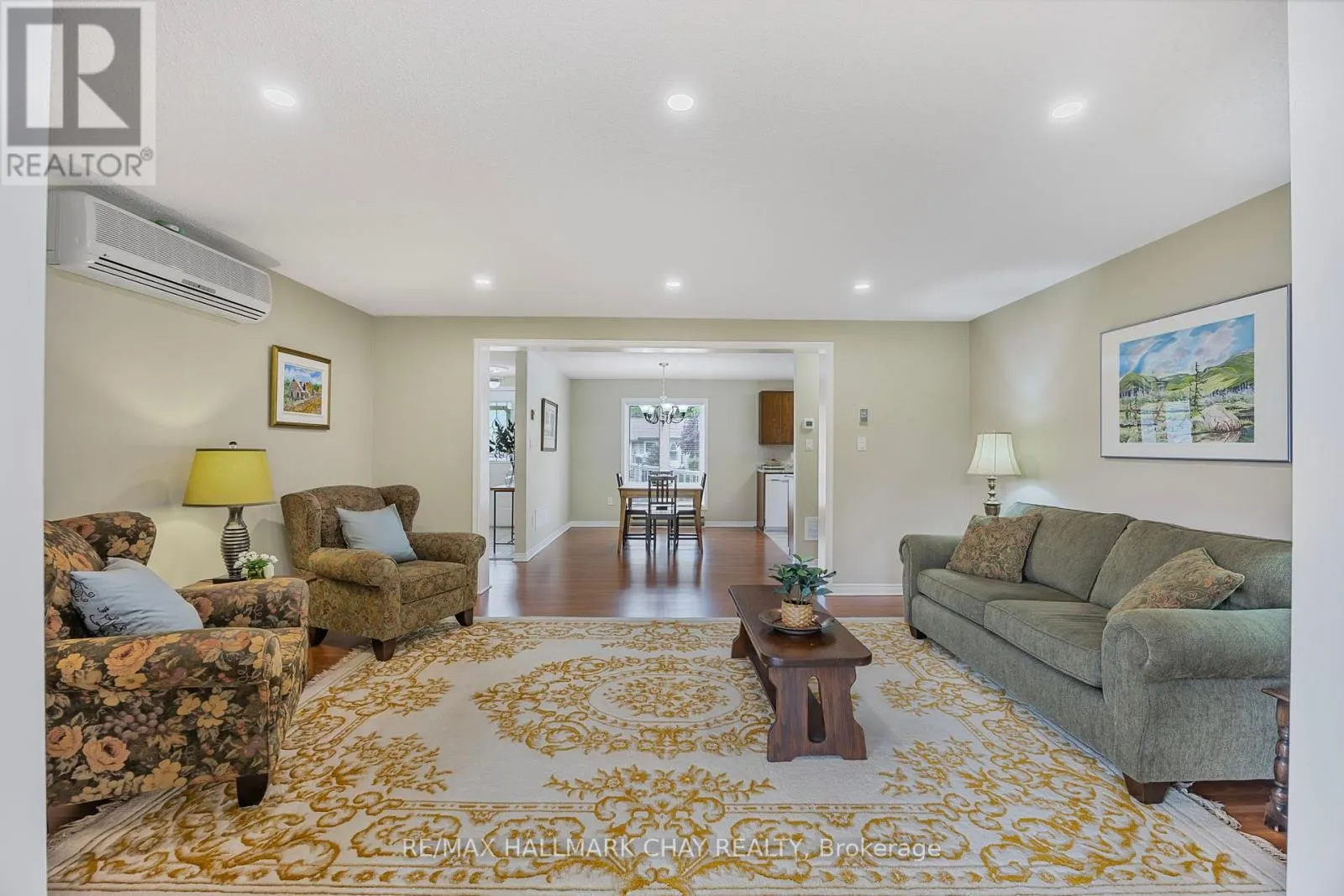 3 PINETREE COURT