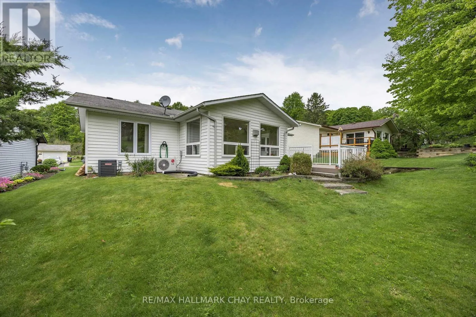 3 PINETREE COURT