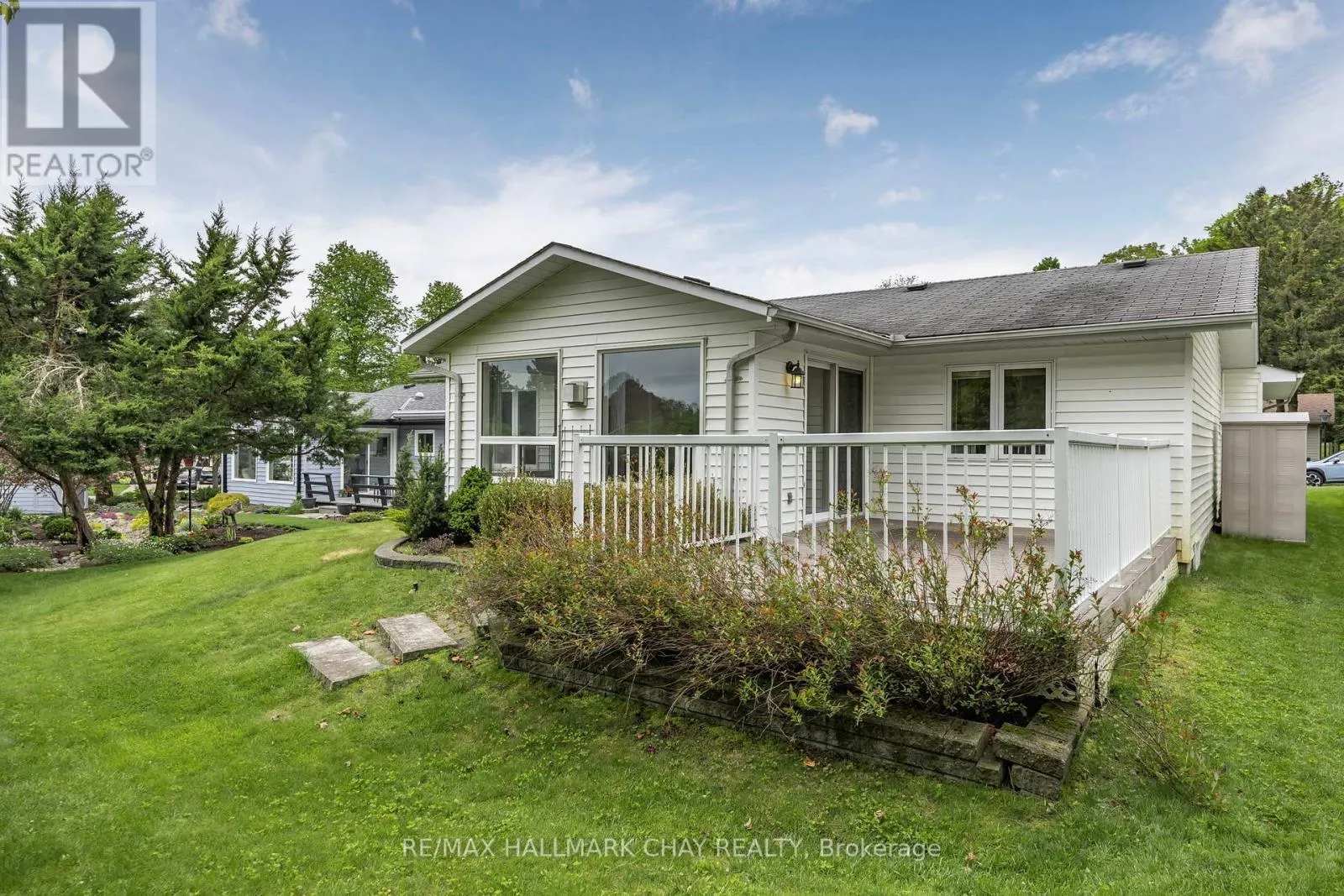 3 PINETREE COURT