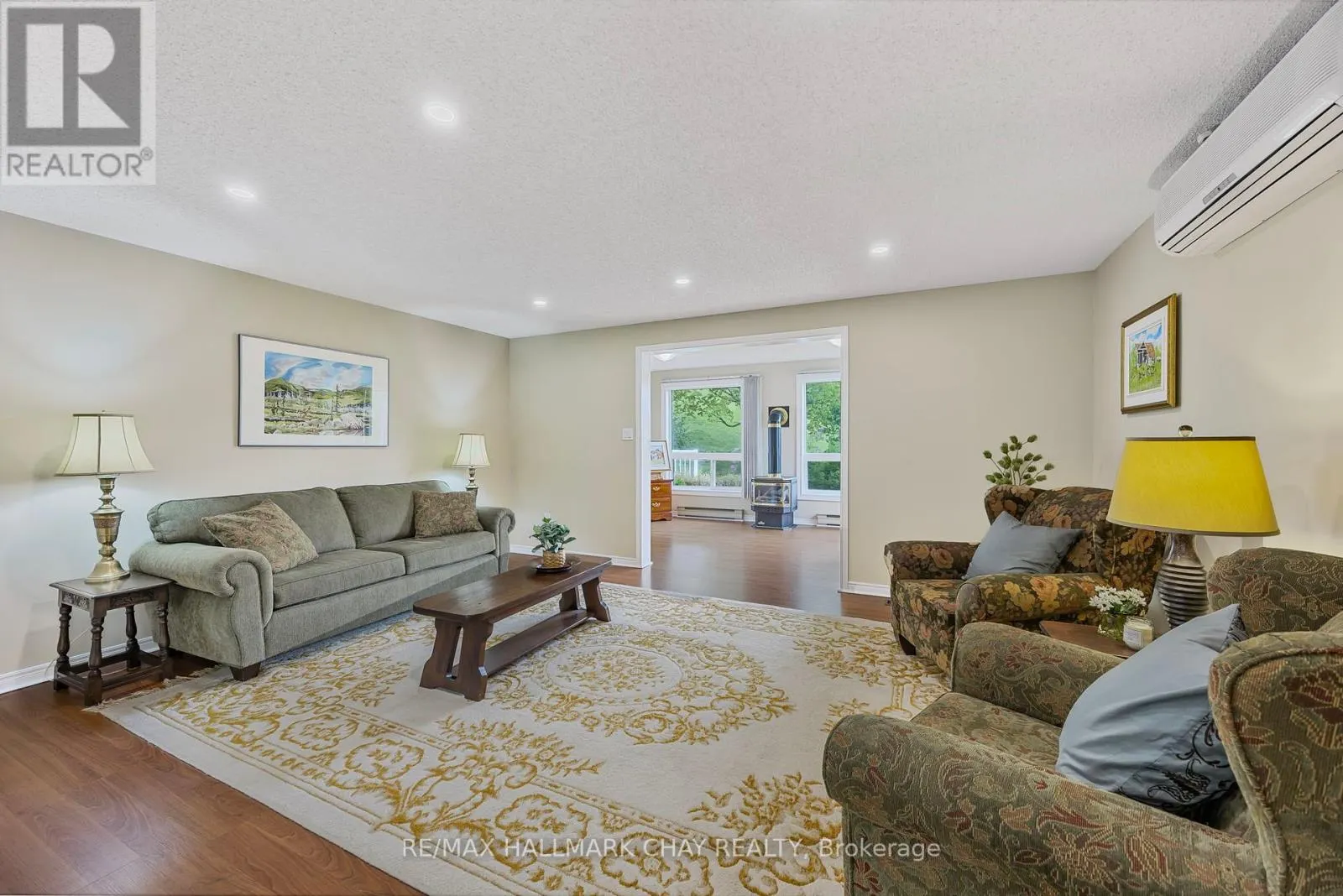 3 PINETREE COURT